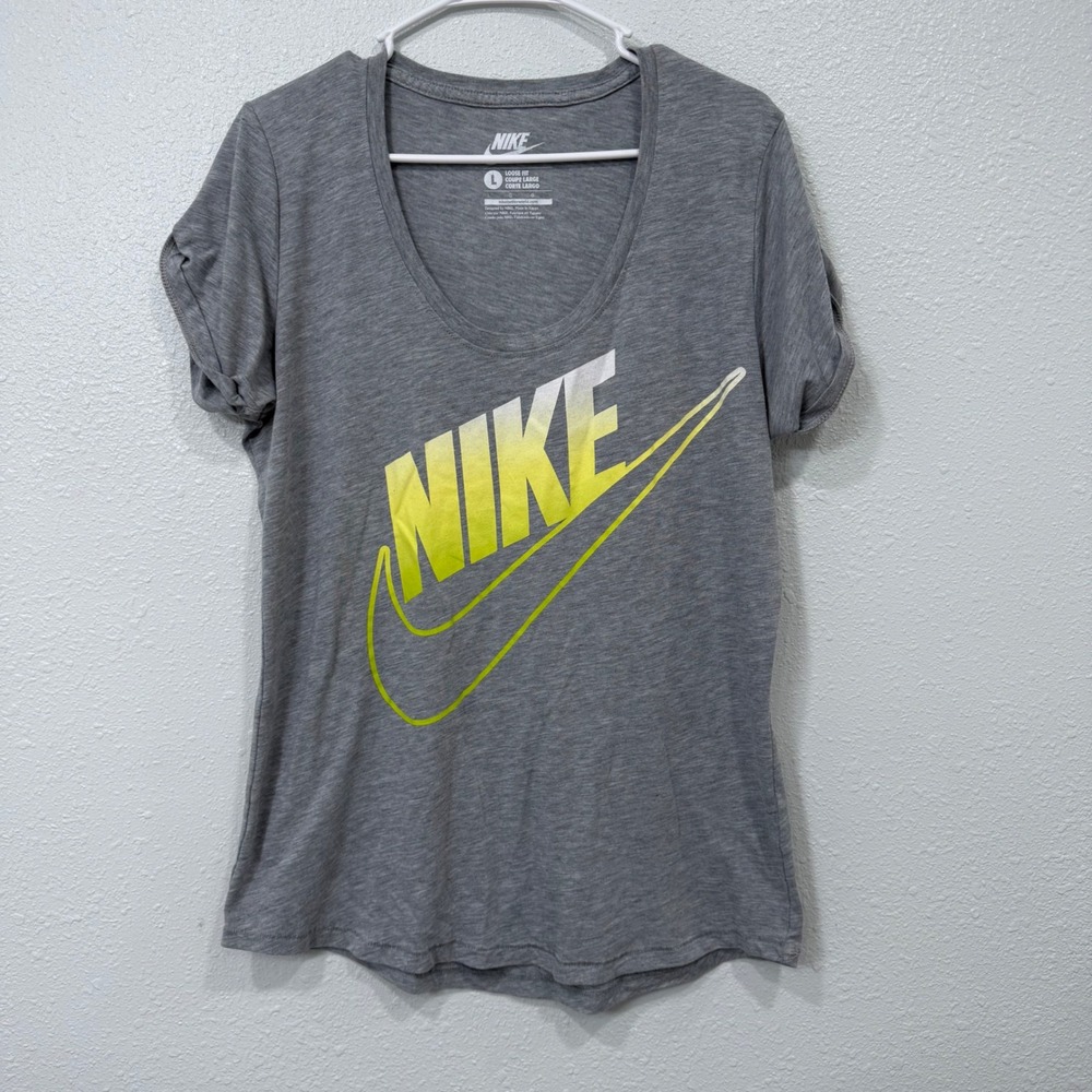 Nike Womens Loose Fit Grey Graphic Tee Yellow Gradient Swoosh 717329-064 Size L